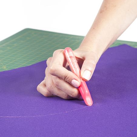 Kreda krawiecka w aplikatorze, czerwona