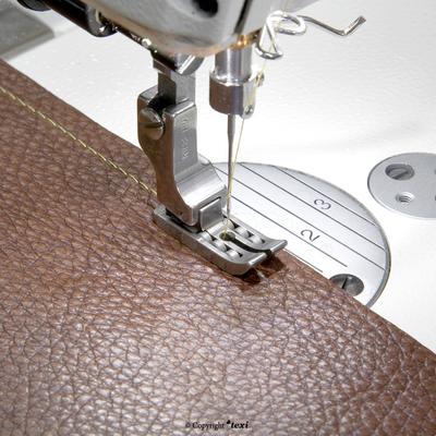 Roller foot for difficult fabrics