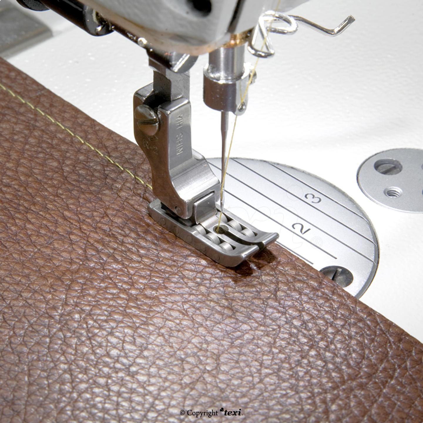 Roller foot for difficult fabrics