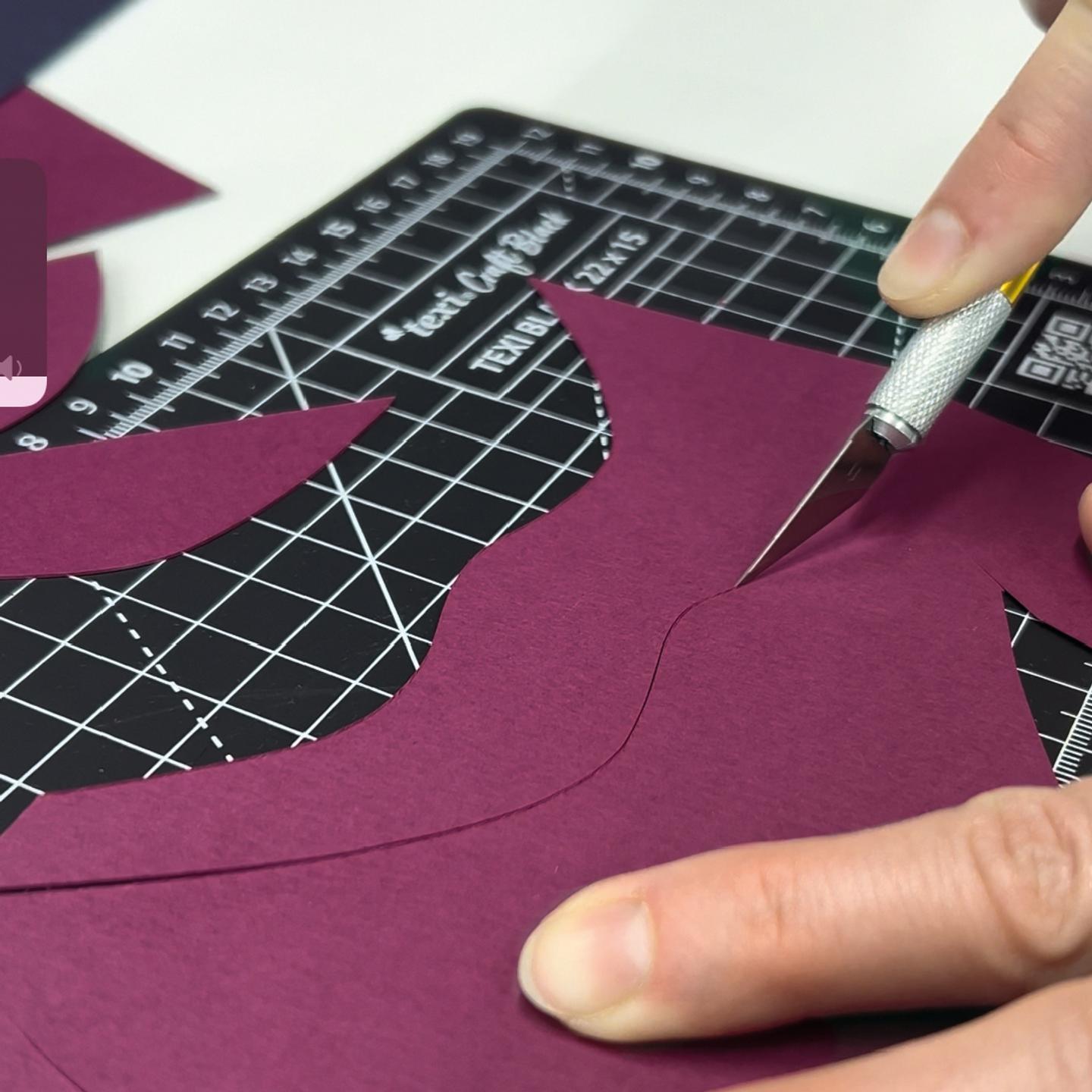 Self-healing cutting mat, size 22x15 cm, black