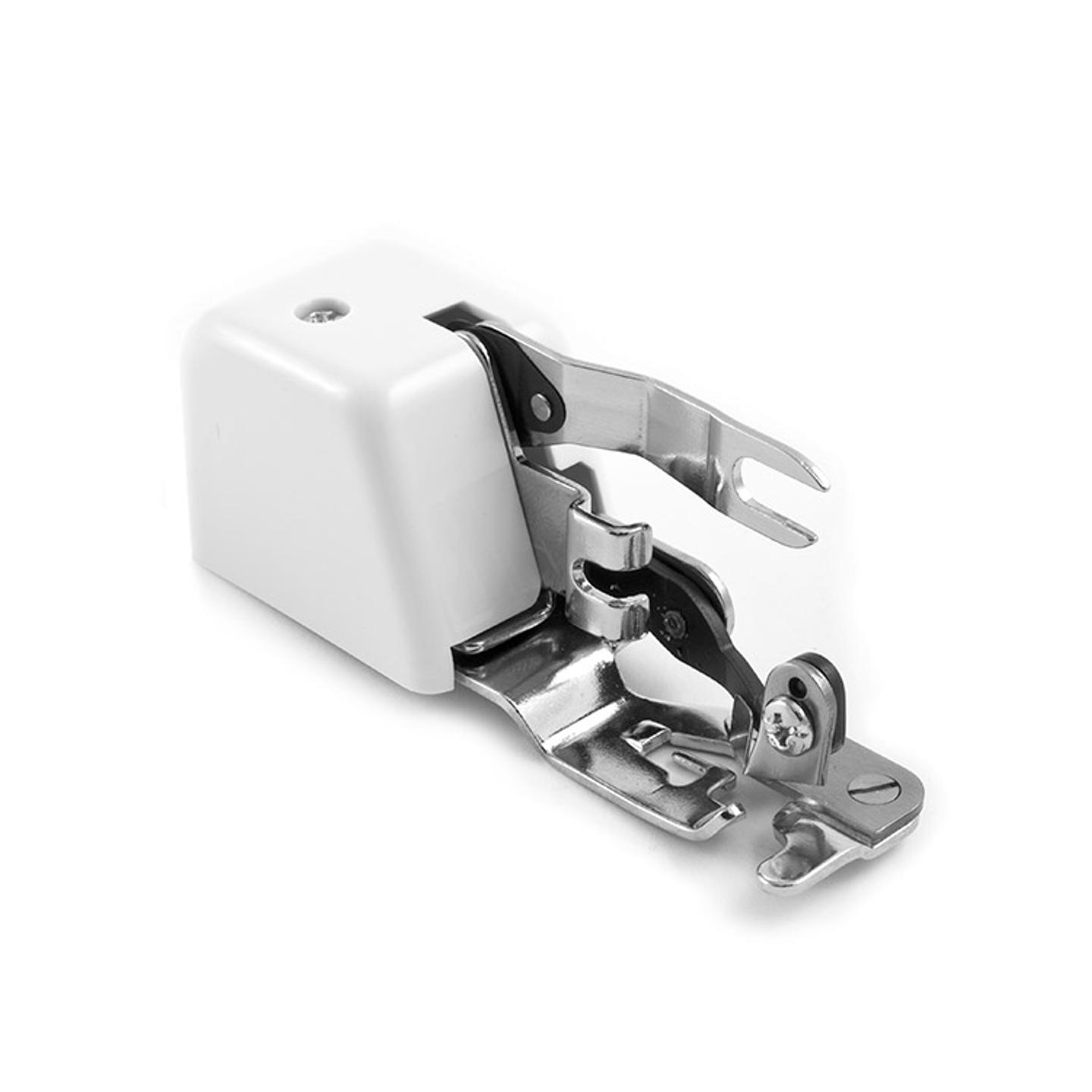 Overlock foot with trimmer for household machine