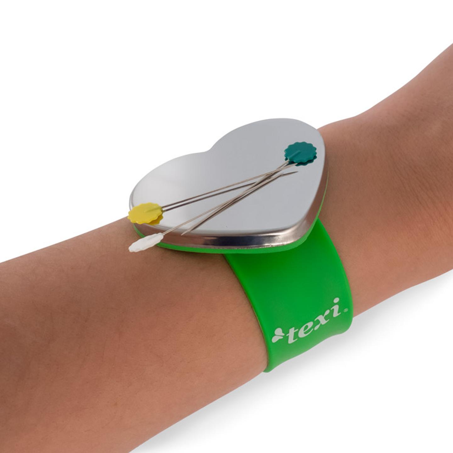 Magnetic bracelet, green