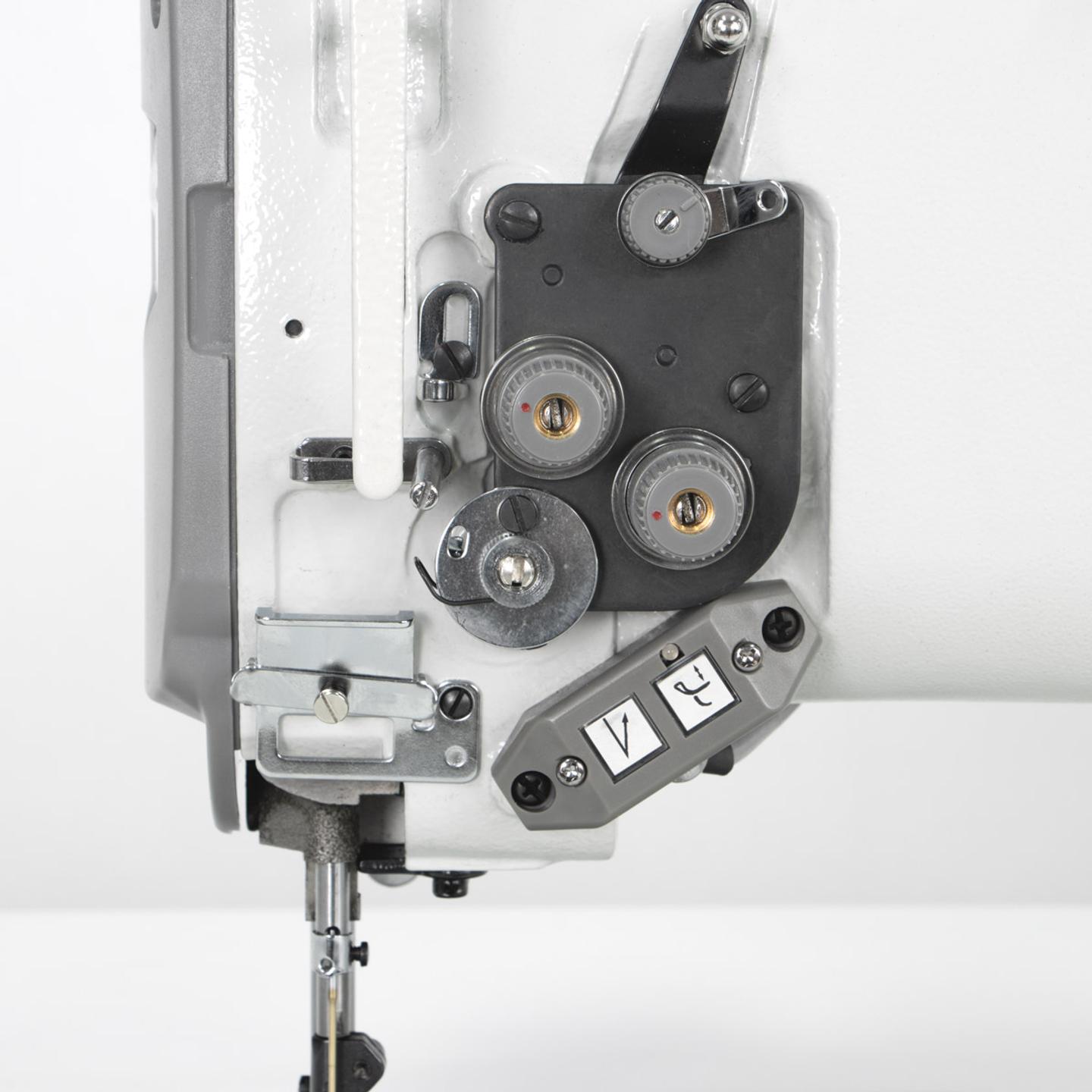 Automatic heavy duty long arm lockstitch sewing machine with unison feed - complete set