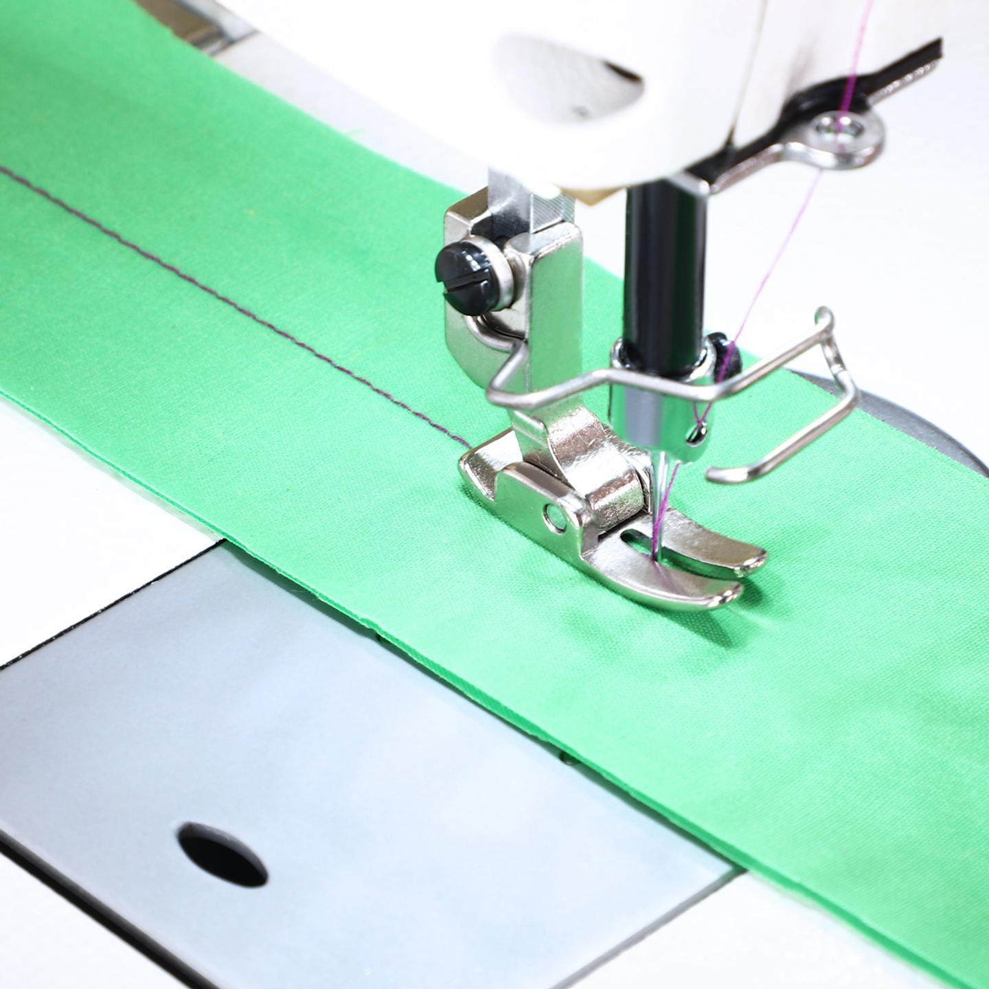 Automatic lockstitch machine with needle feed TEXI TRONIC 7F NF, light and medium fabrics