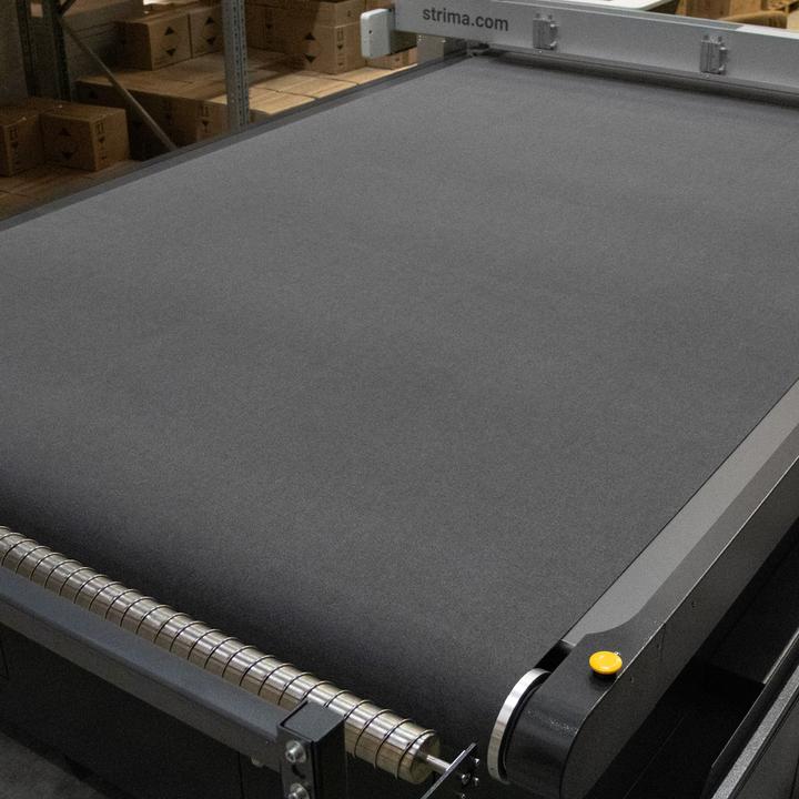 Mata podciśnieniowa do cuttera automatycznego TEXI XYZ 2517, gr. 2,6 mm, szer. 1800 mm, dł. 6840 mm, łączenie styczne (linearne)