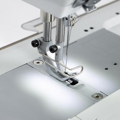 Automatic upholstery and leather lockstitch machine with unison feed, bobbin 26 mm - head only