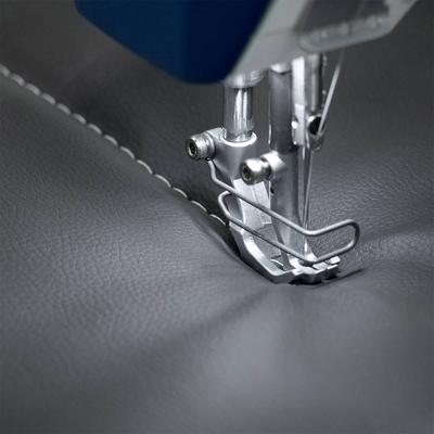 Automatic lockstitch machine for sewing thick fabrics with unison feed and built-in motor - head only