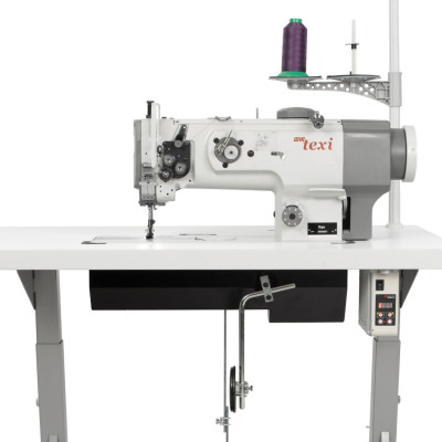 Lockstitch machine for sewing heavy materials with unison feed and built-in motor - complete set