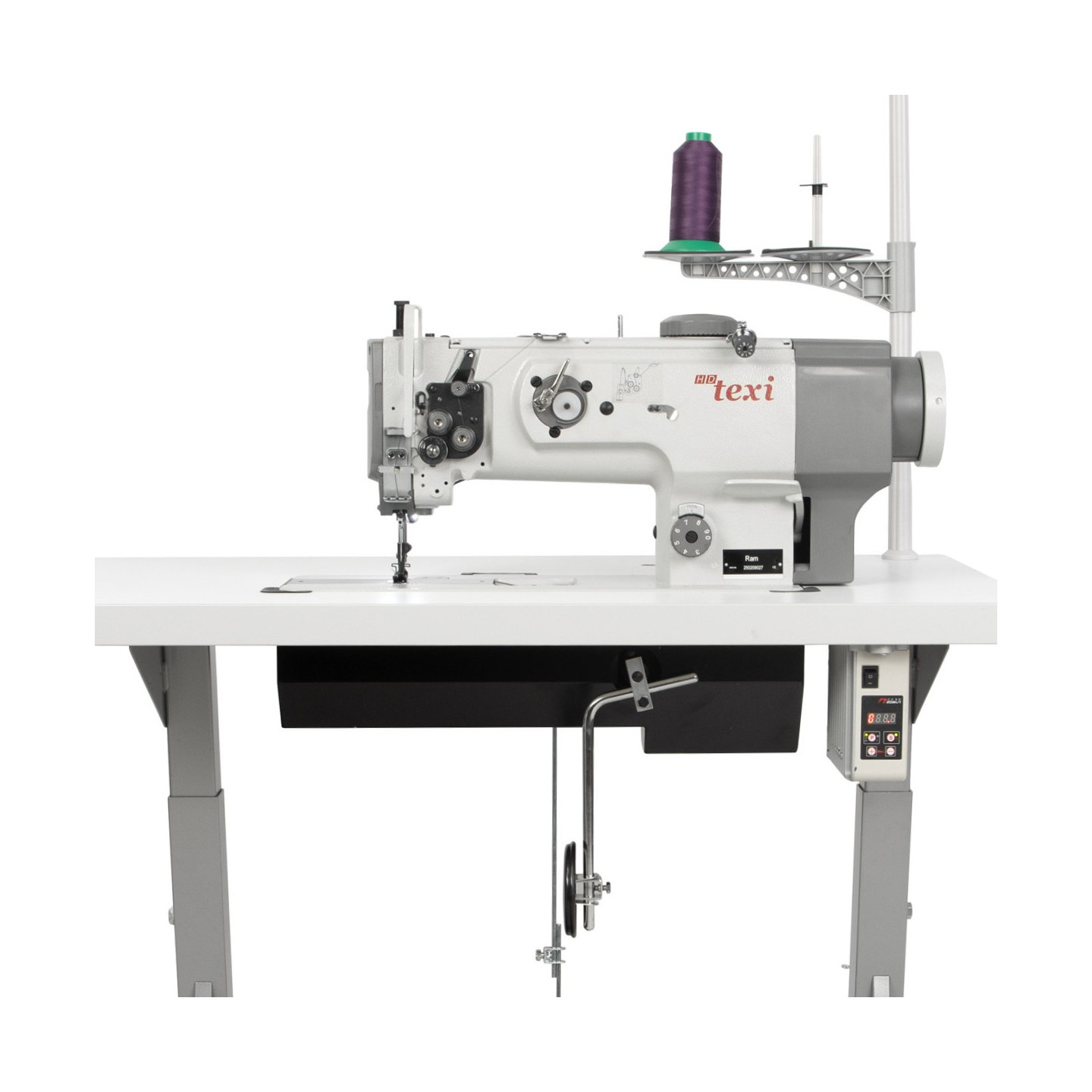 Lockstitch machine for sewing heavy materials with unison feed and built-in motor - complete set