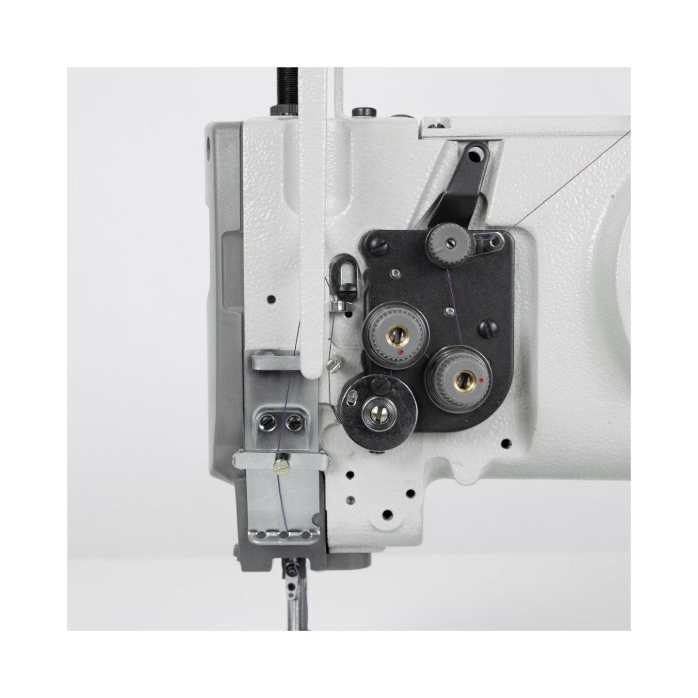 Lockstitch machine for sewing heavy materials with unison feed and built-in motor - complete set