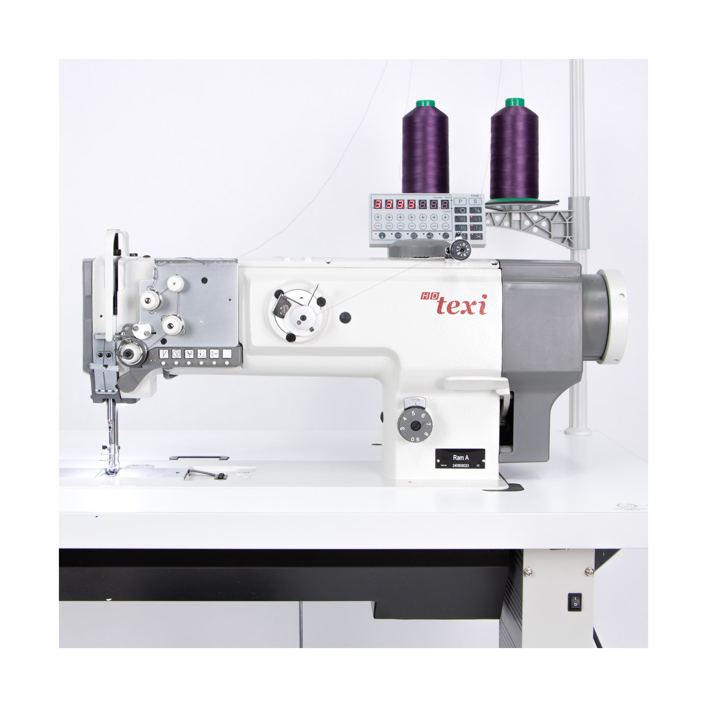Lockstitch machine for sewing thick fabrics with automatic functions, unison feed and built-in motor - complete set