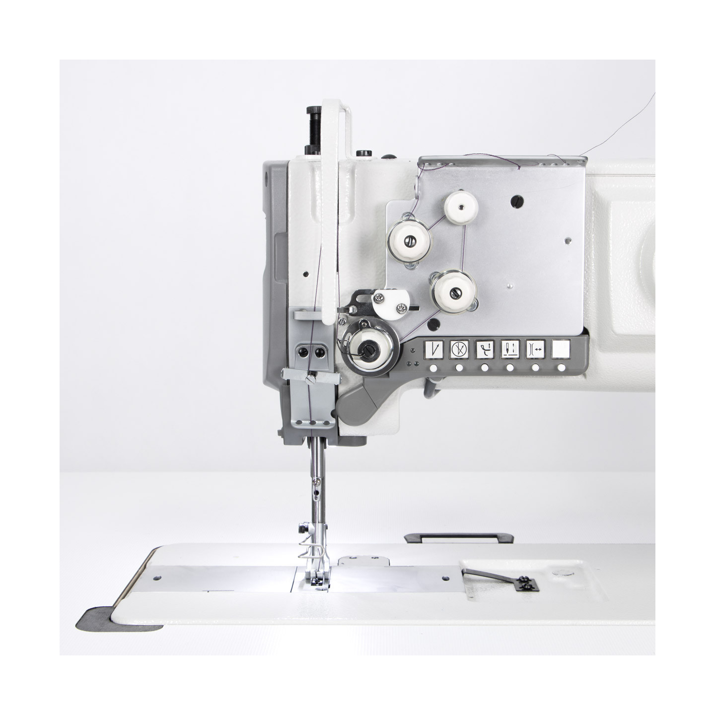 Lockstitch machine for sewing thick fabrics with automatic functions, unison feed and built-in motor - complete set